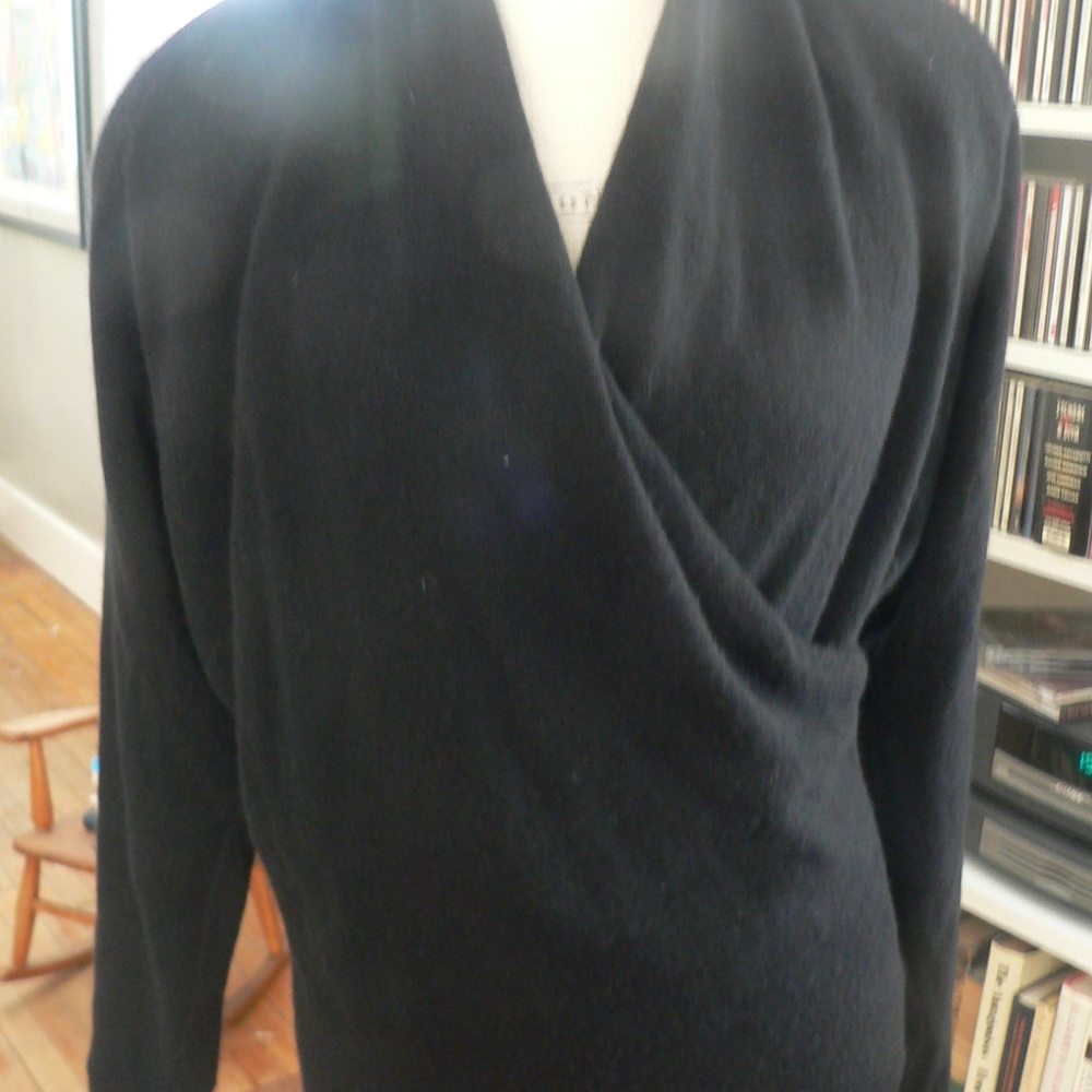 DONNA KARAN BLACK LABEL CASHMERE WRAP SWEATER - L